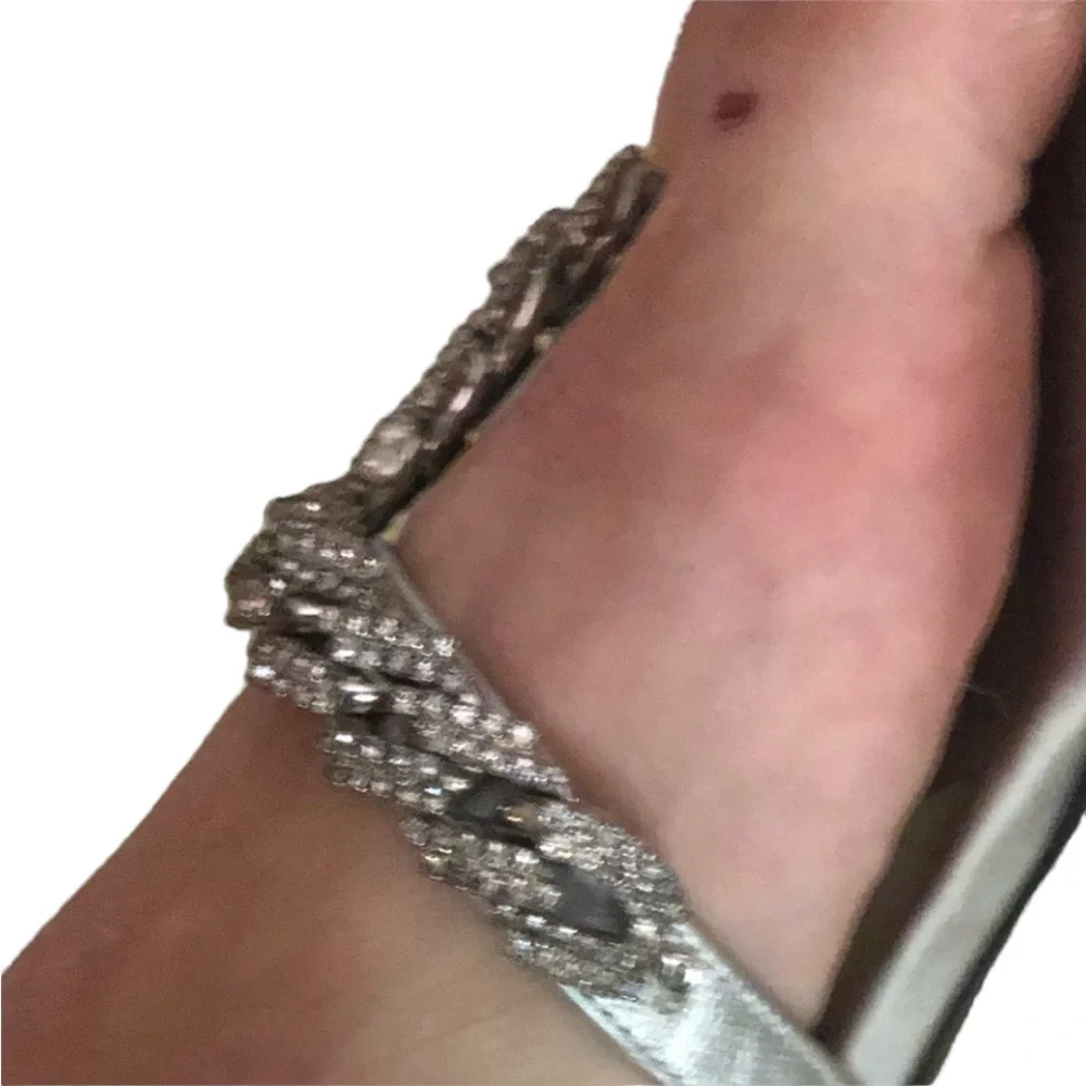 St. John size 10 silver rhinestone kitten heel w/ silver wore 1-2x